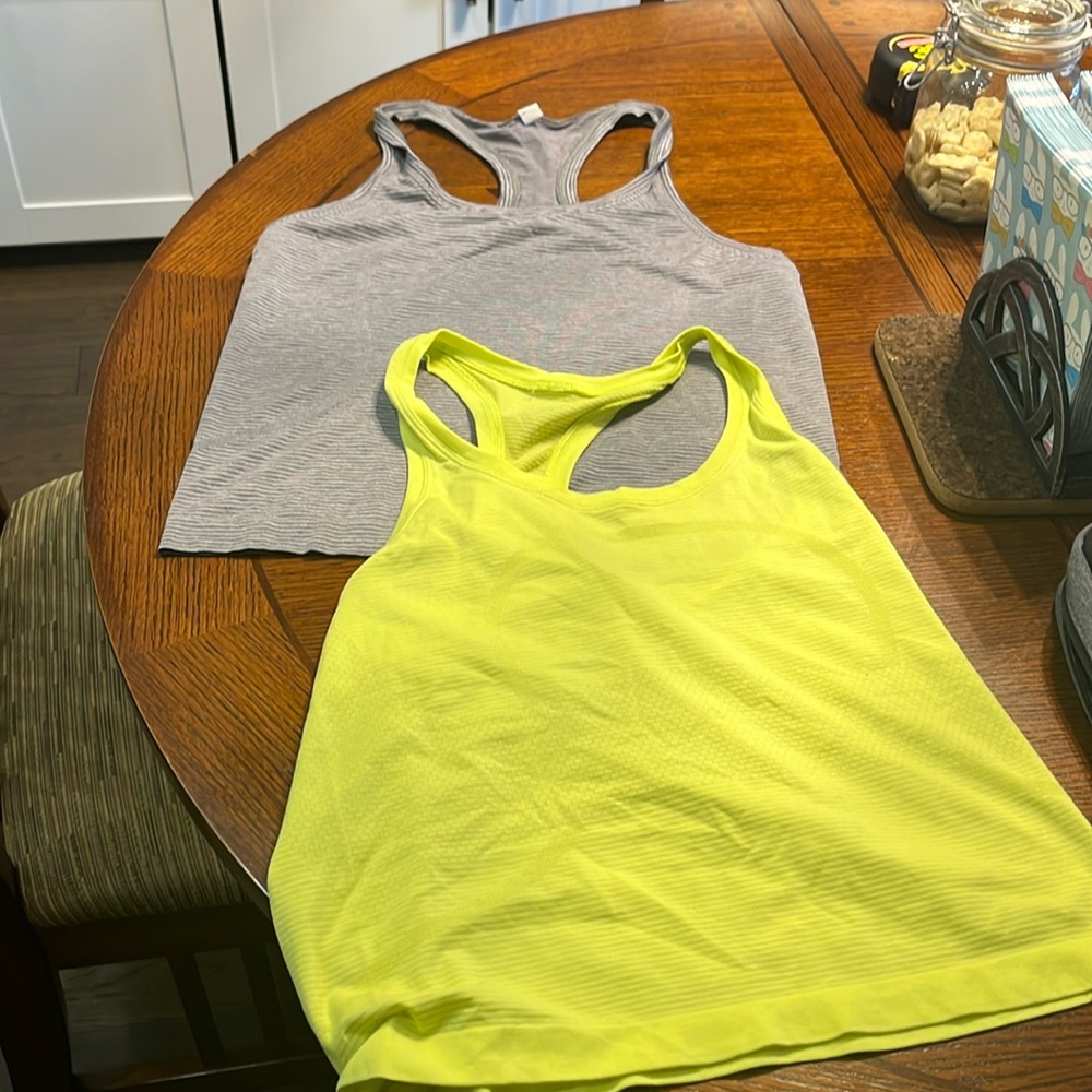 size 8 lulu tank top set